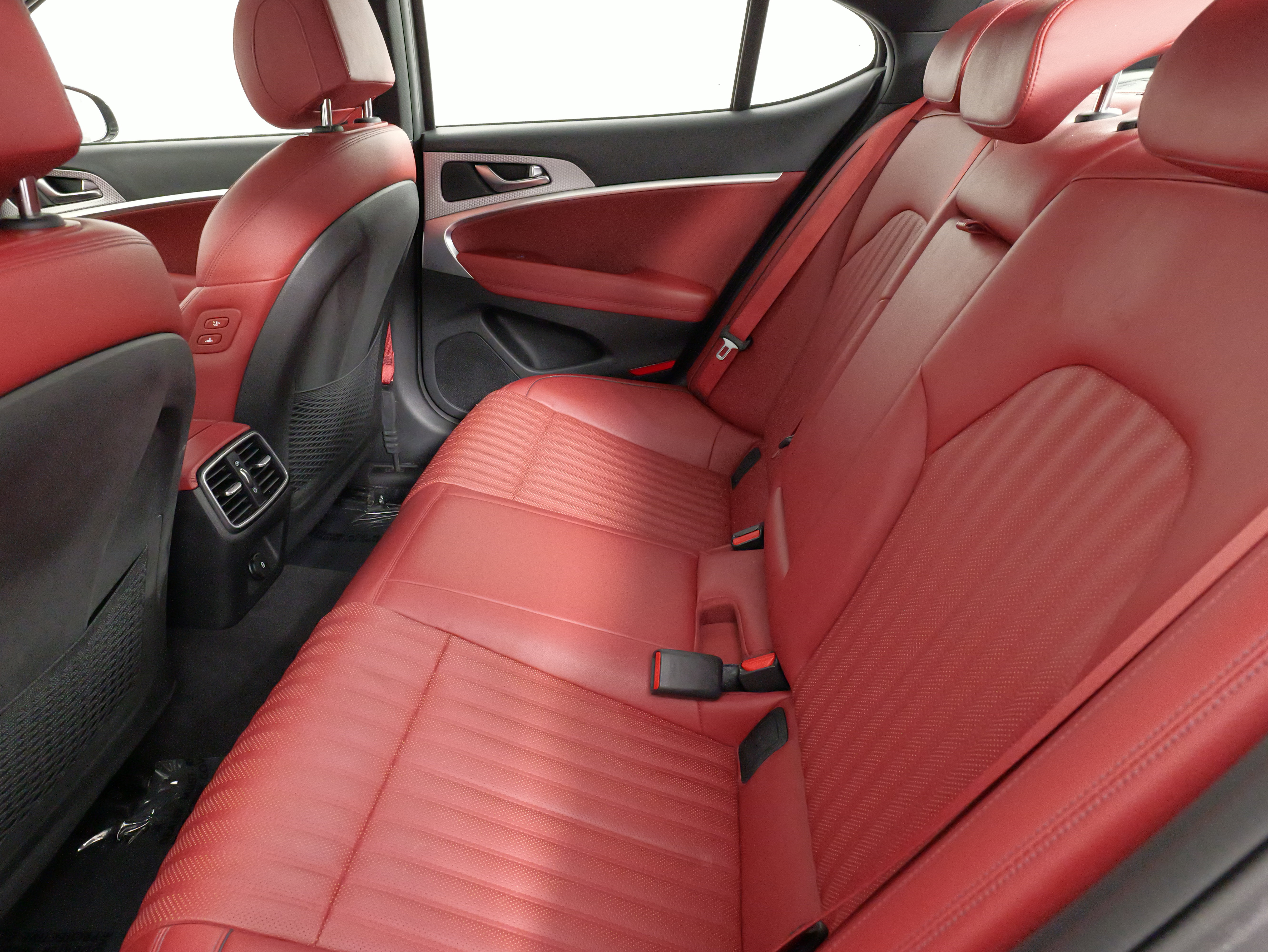 Used 2023 Genesis G70 2.0T w/ Sport Prestige Package image 34