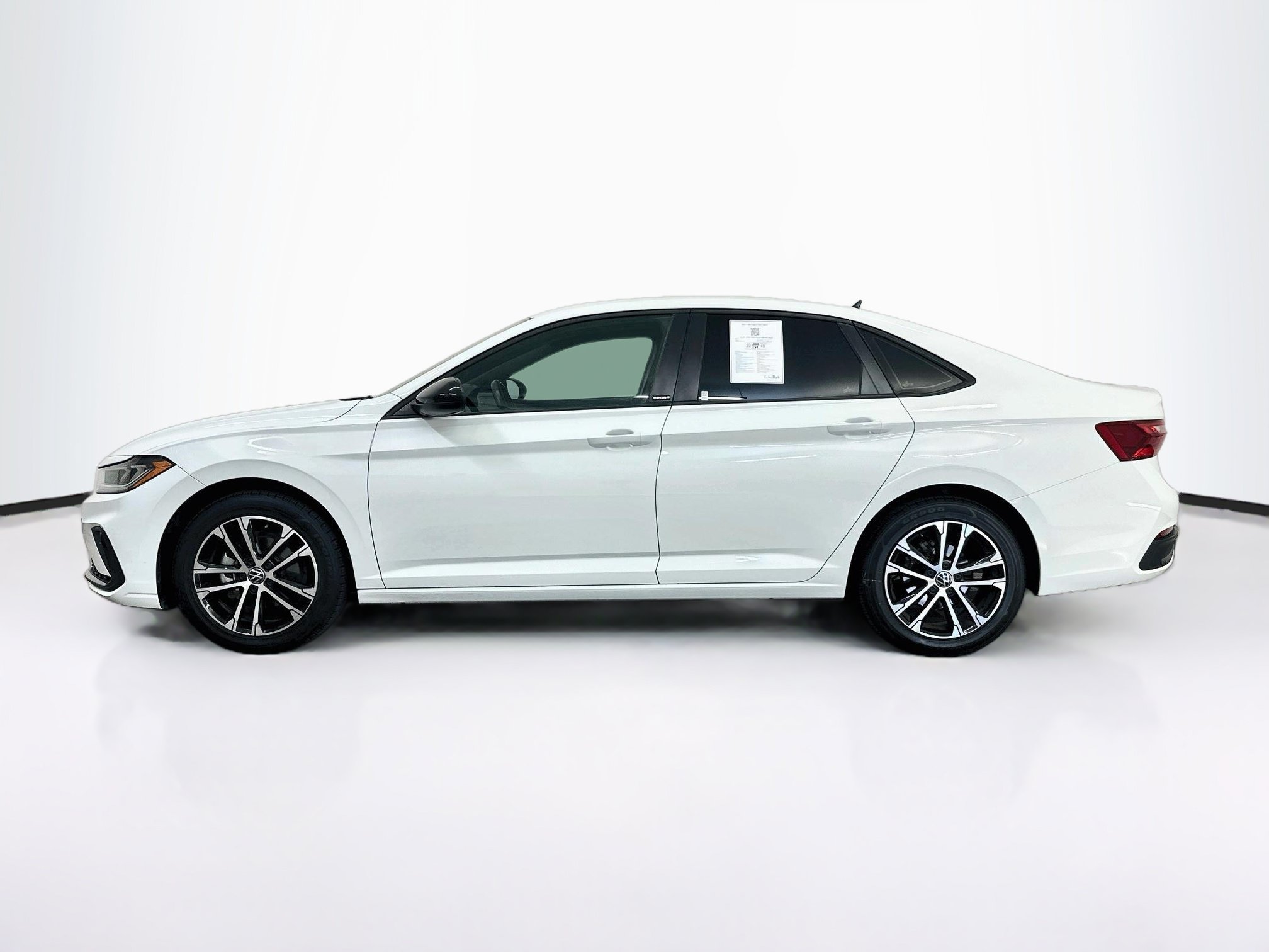Used 2025 Volkswagen Jetta Sport FWD image 4