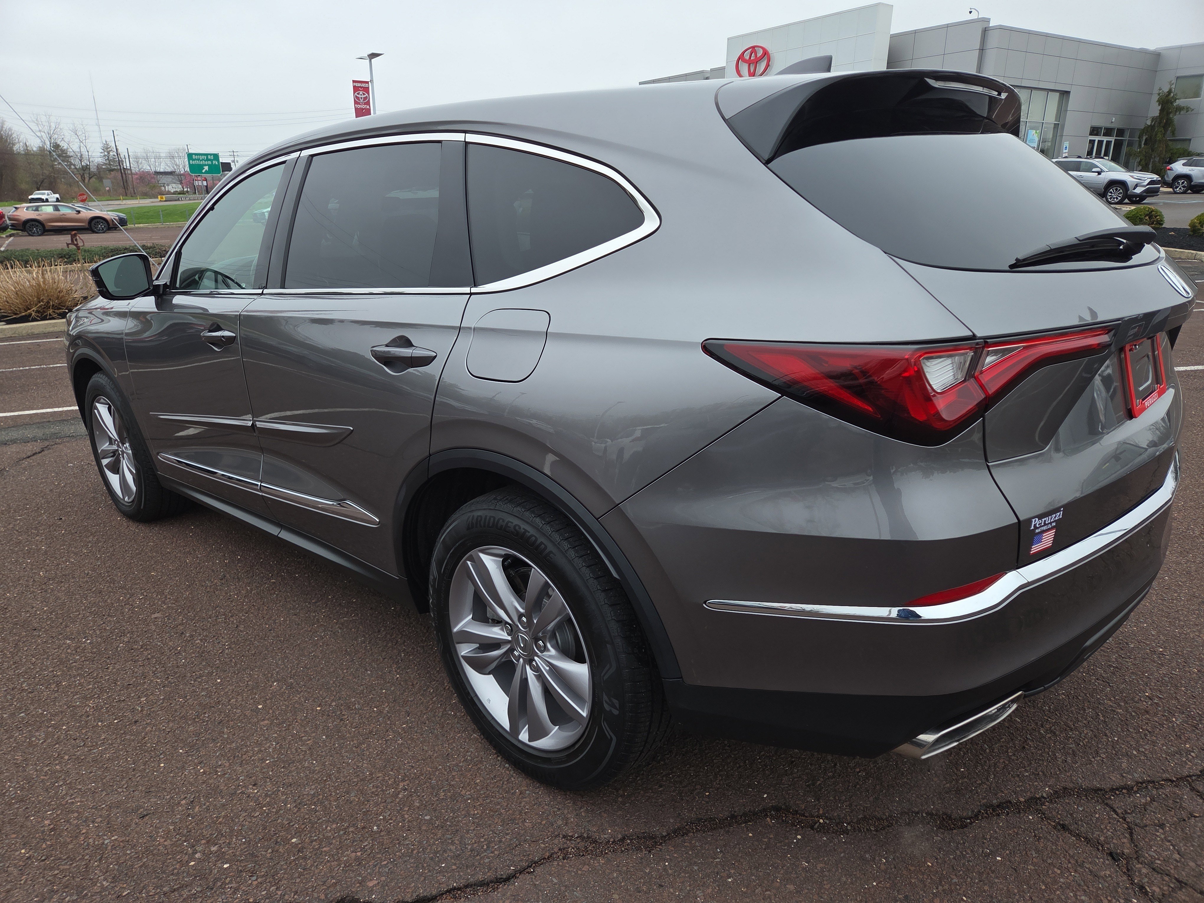 Used 2024 Acura MDX SH-AWD image 5