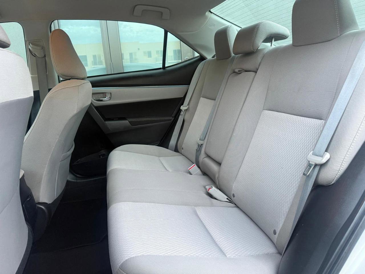 Used 2015 Toyota Corolla LE FWD image 25