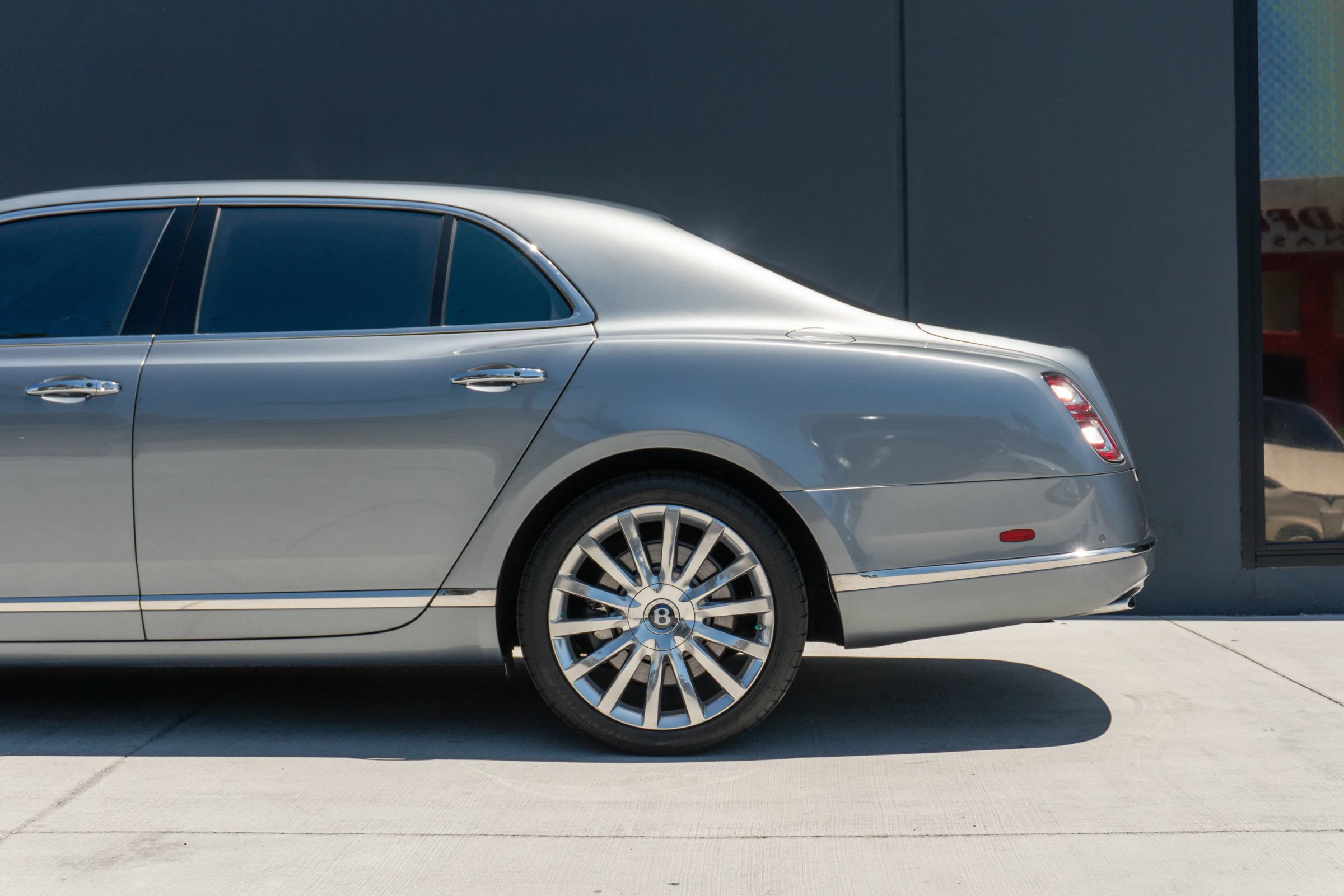 Used 2020 Bentley Mulsanne RWD image 21