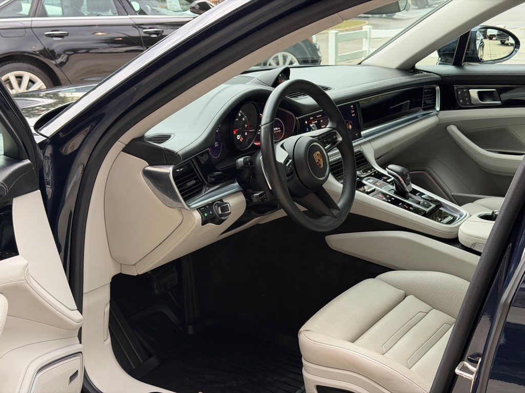 Used 2023 Porsche Panamera 4 Platinum Edition AWD/4WD image 20