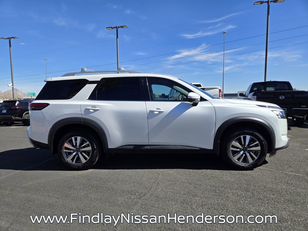 Used 2025 Nissan Pathfinder SL image 7