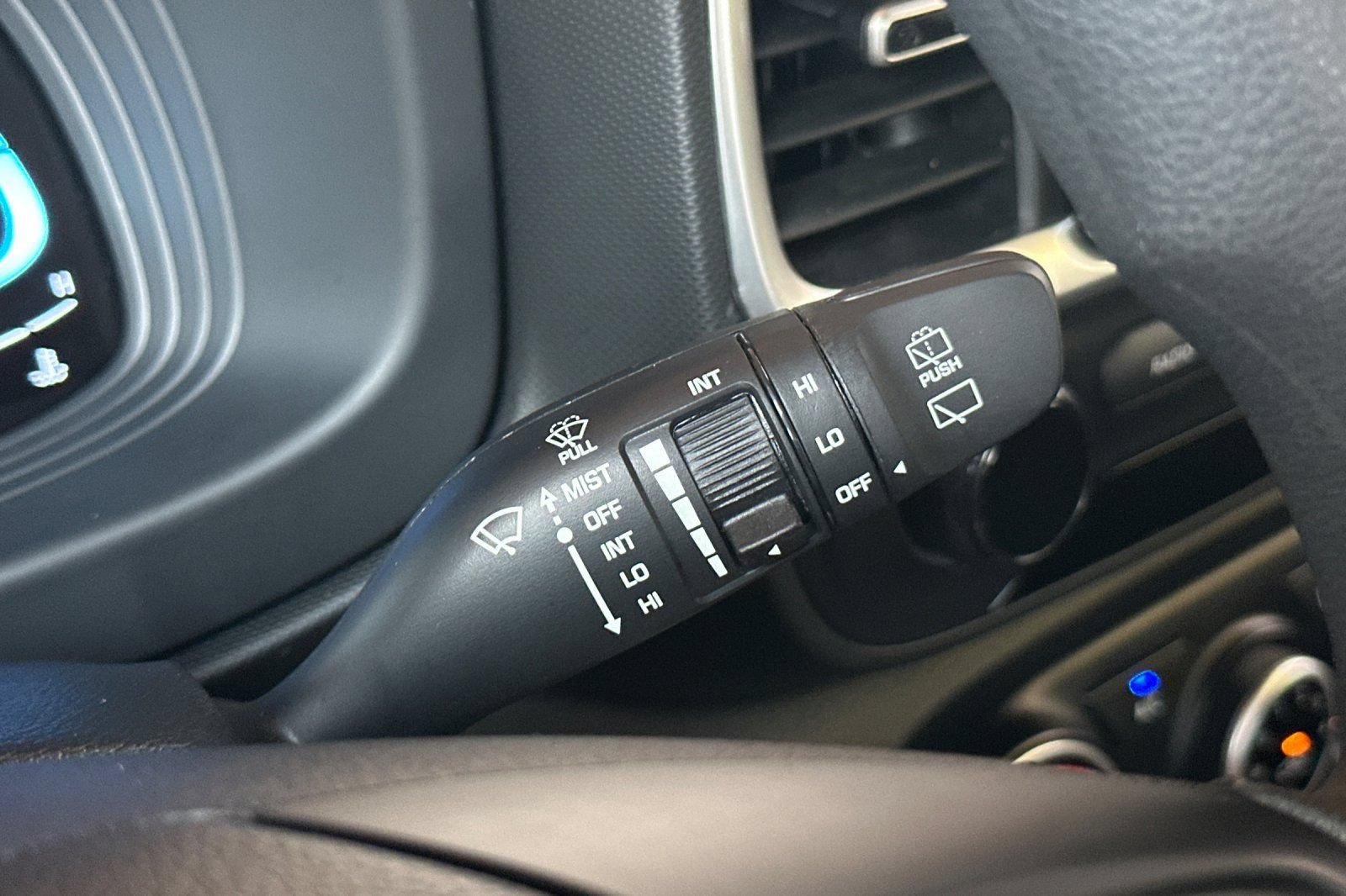 Certified 2026 Hyundai Venue SE FWD image 32