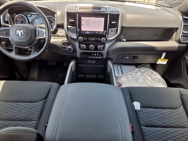 New 2026 RAM 1500 Express AWD/4WD image 7