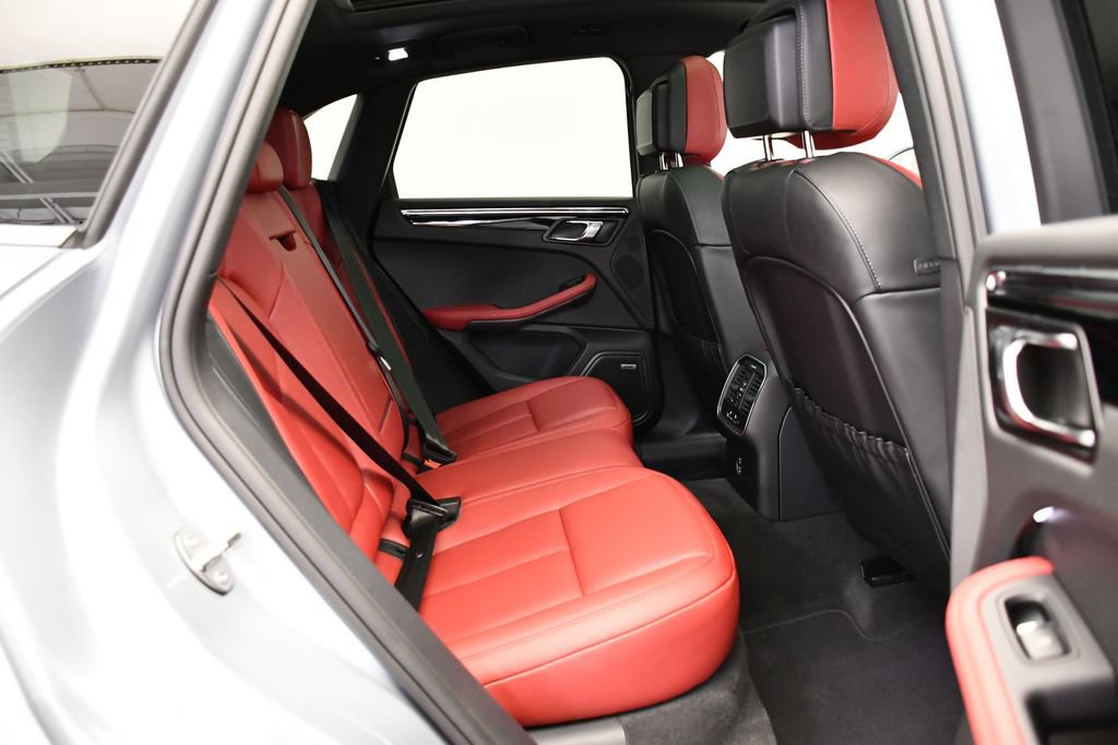 Certified 2026 Porsche Macan AWD/4WD image 54