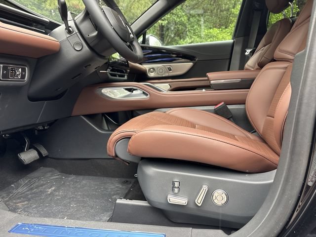 New 2026 Lincoln Nautilus Reserve AWD/4WD image 12