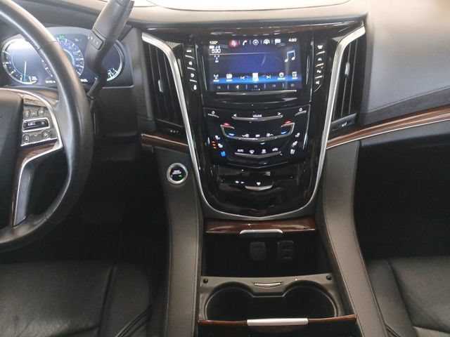Used 2020 Cadillac Escalade Luxury w/ Escalade Sport Edition AWD/4WD image 3