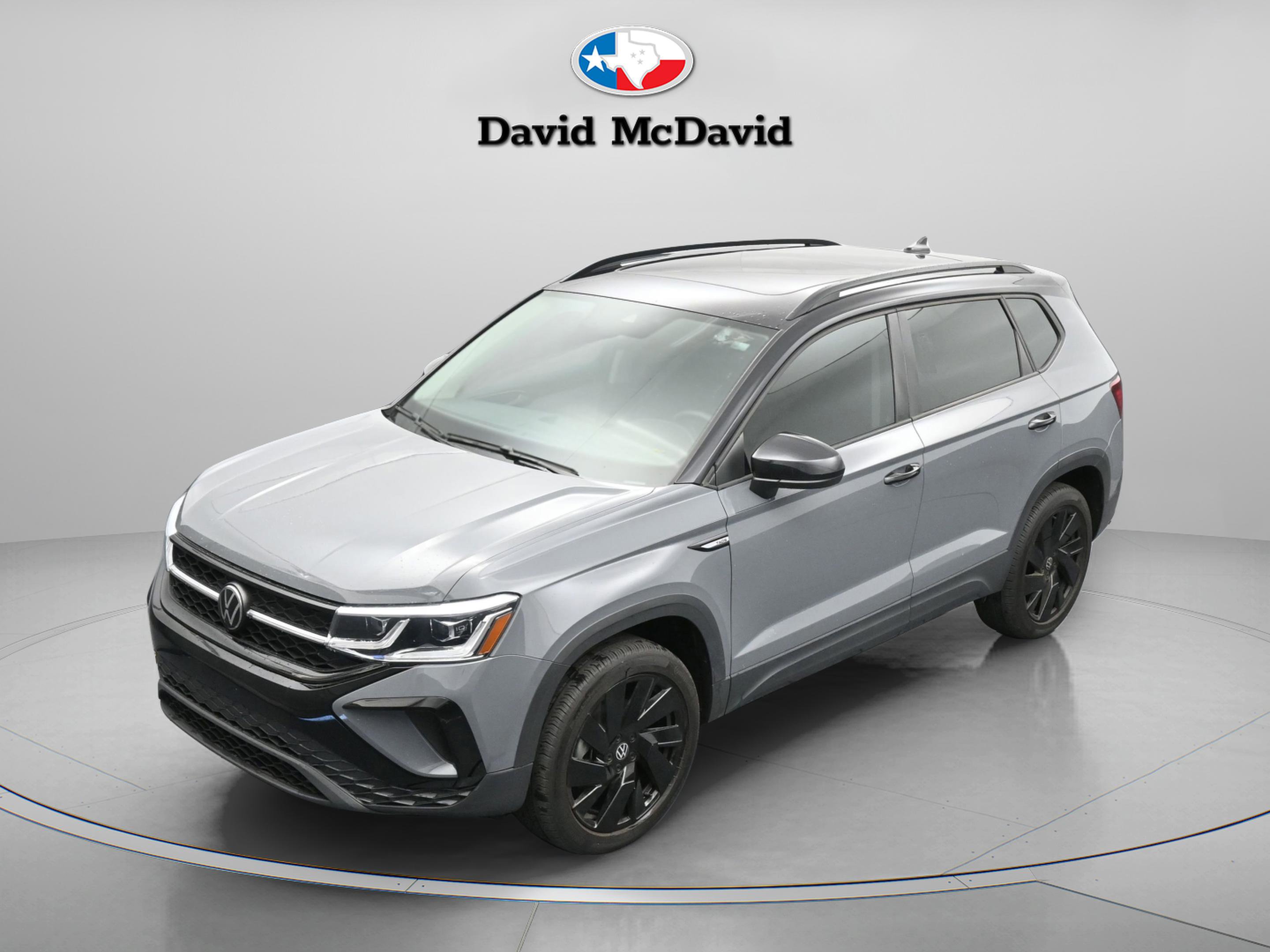 Used 2024 Volkswagen Taos SE image 2