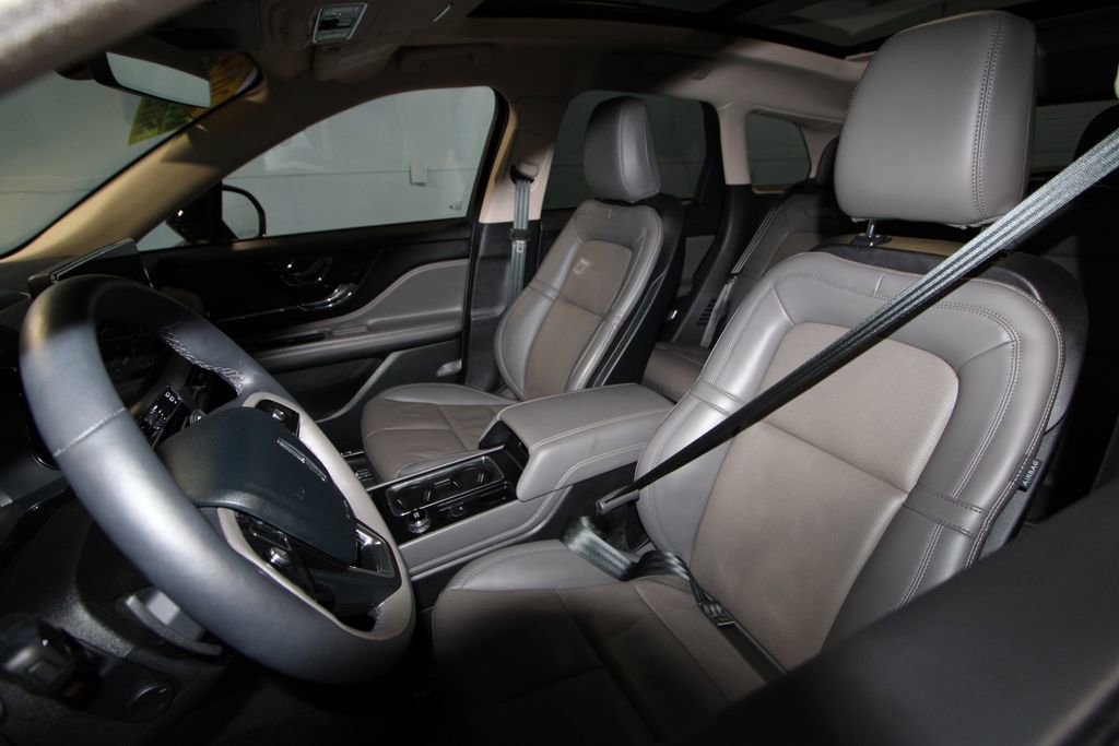 Used 2024 Lincoln Corsair Grand Touring w/ Equipment Group 301A image 4