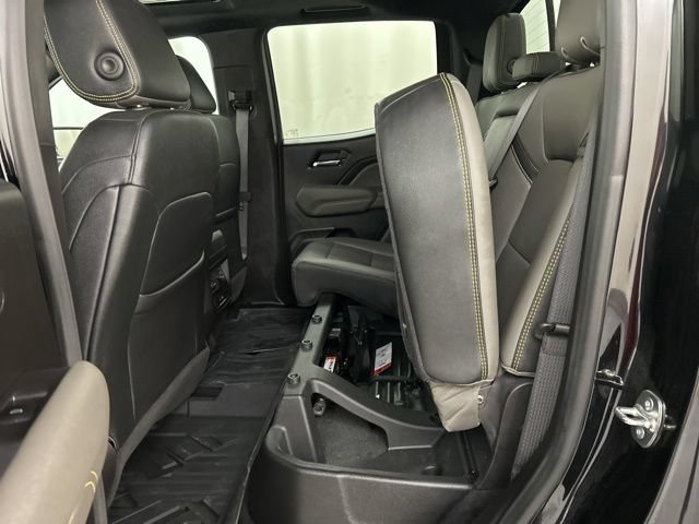 Used 2025 Chevrolet Colorado ZR2 w/ Technology Package AWD/4WD image 26