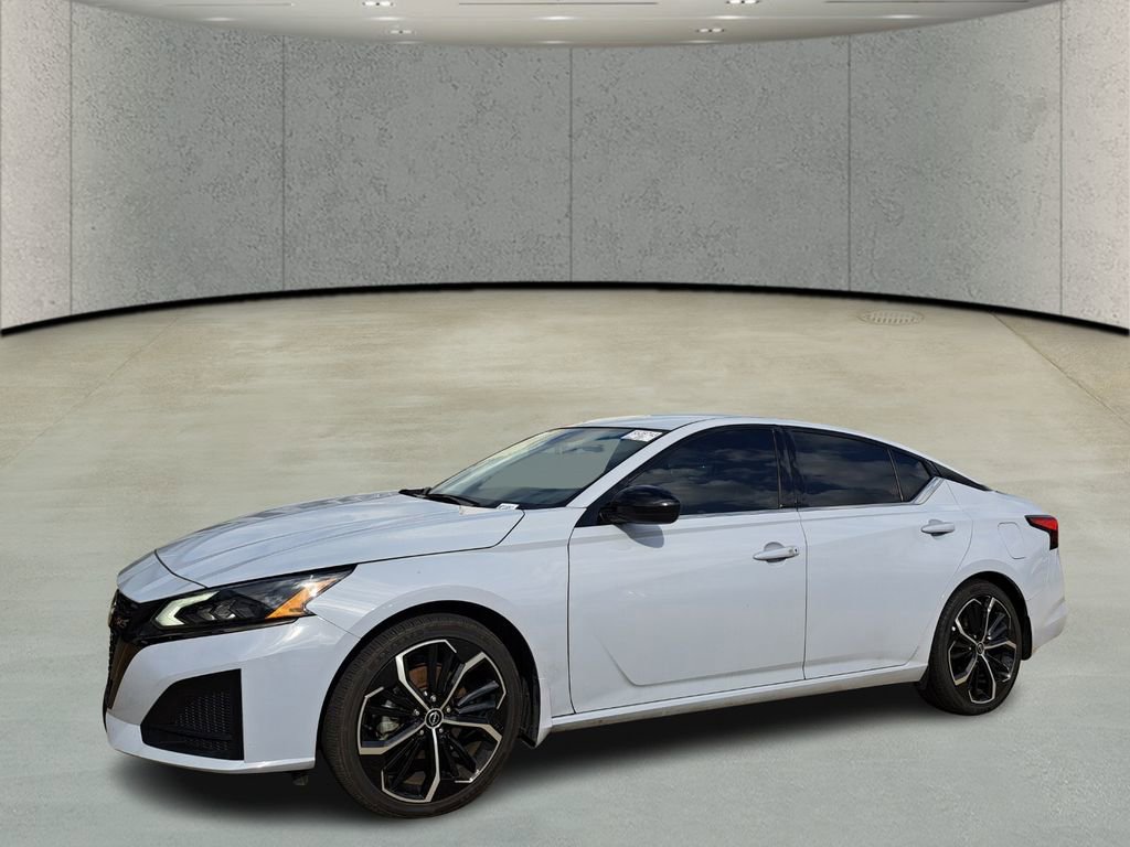 Used 2023 Nissan Altima 2.5 SR image 9