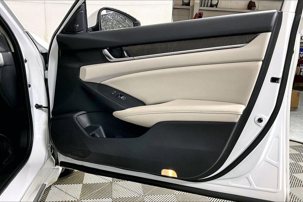 Used 2022 Honda Accord Touring image 24