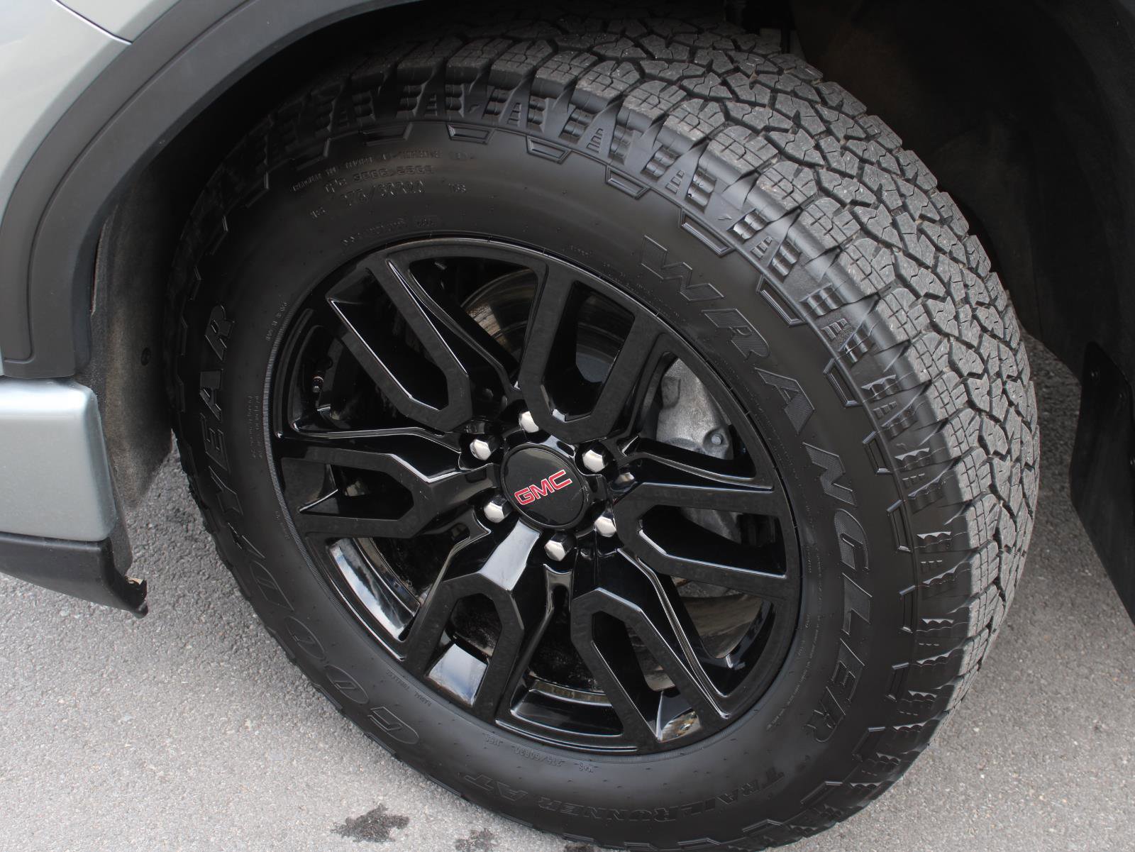 Used 2025 GMC Sierra 1500 Elevation w/ X31 Off-Road Package AWD/4WD image 17