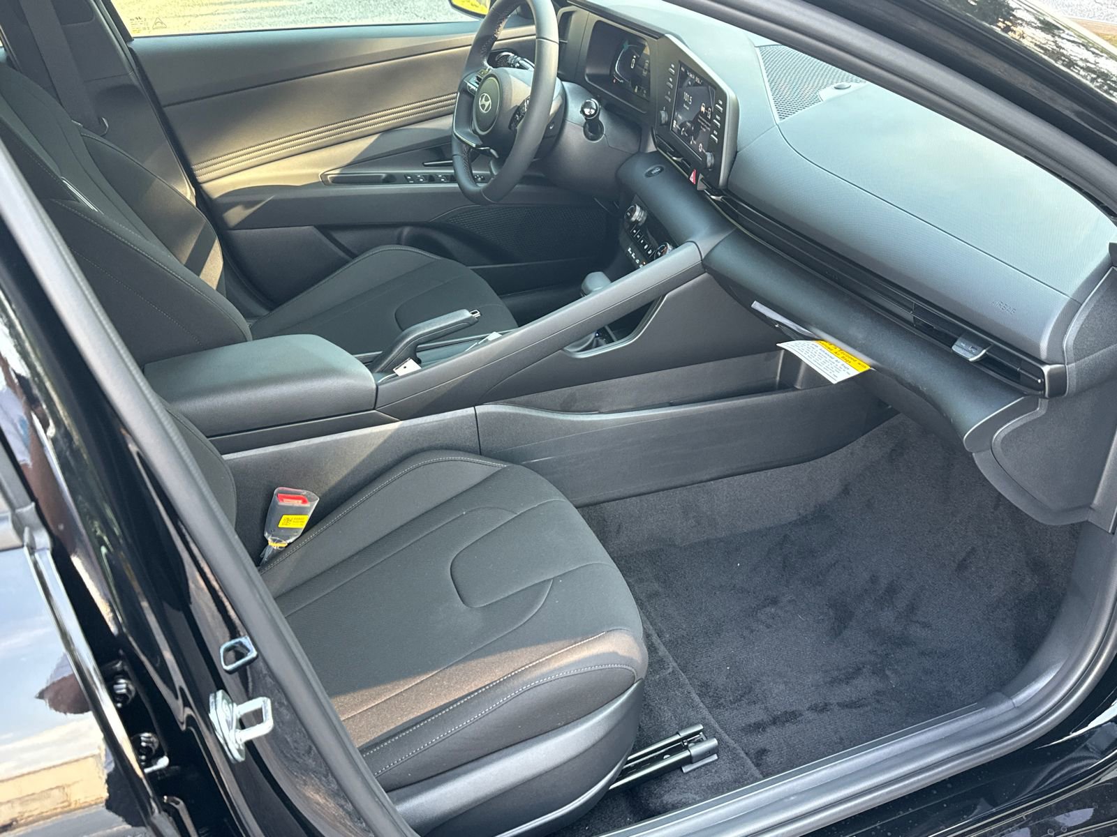 New 2025 Hyundai Elantra Sport image 13