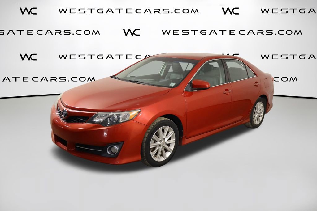 Used 2014 Toyota Camry SE FWD image 1