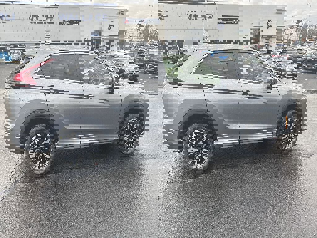 New 2025 Mitsubishi Eclipse Cross SEL video 4