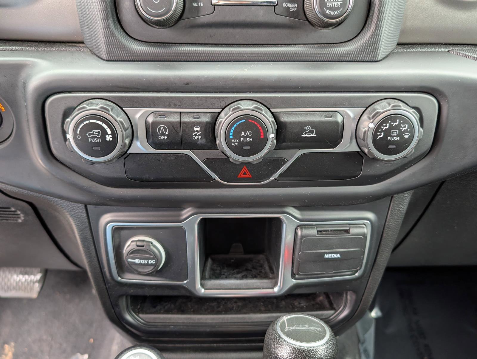 Used 2020 Jeep Gladiator Sport image 21