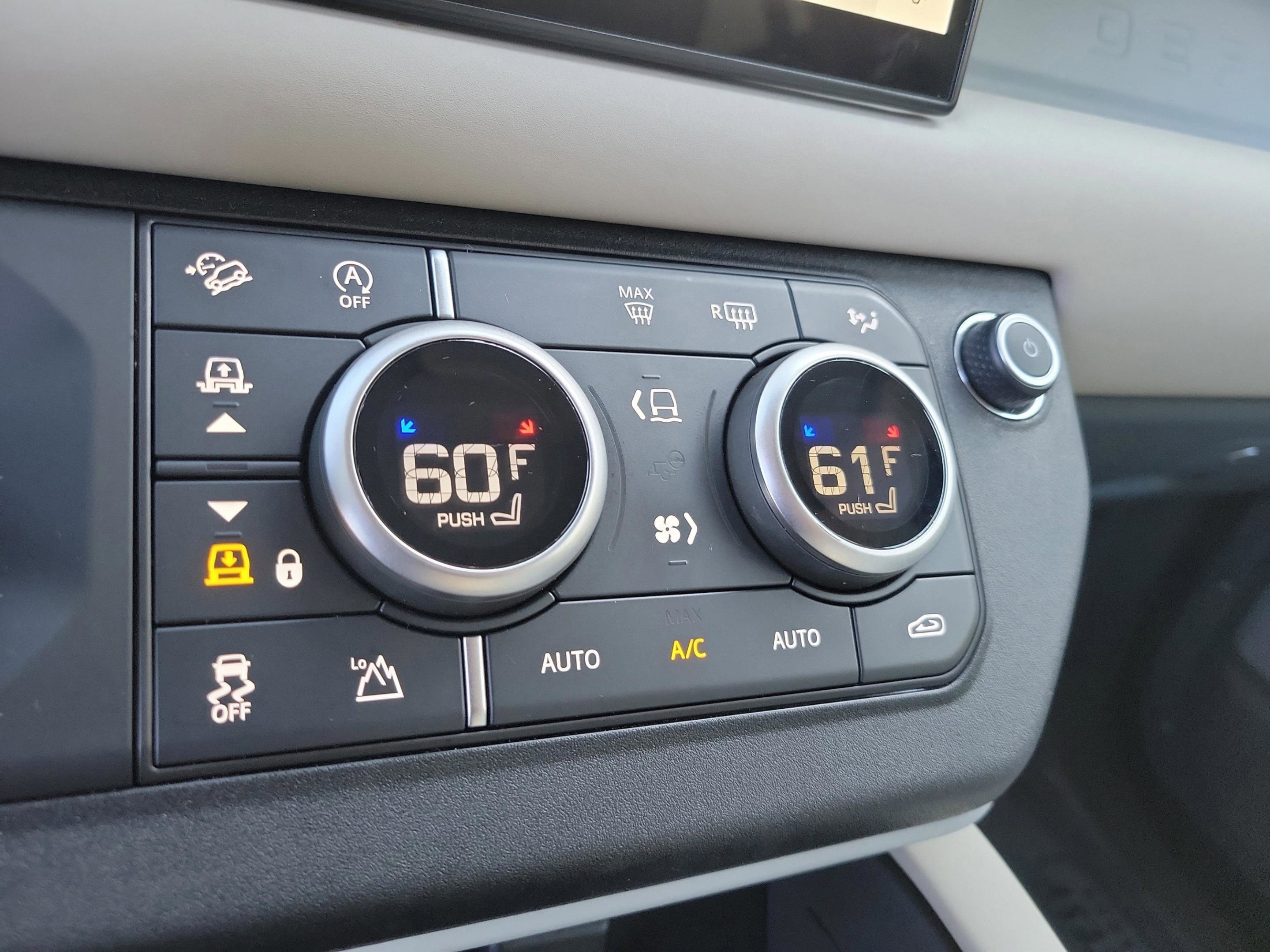 Used 2024 Land Rover Defender 130 S image 14