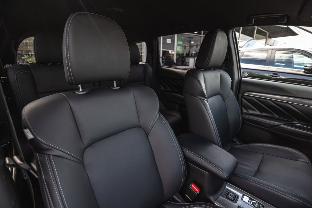 Used 2019 Mitsubishi Outlander SEL image 30