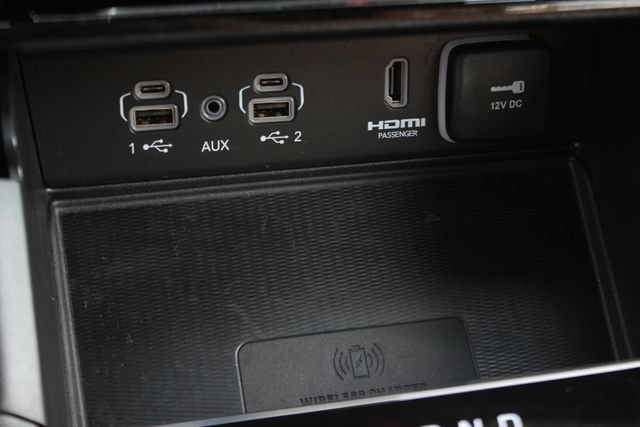 Used 2025 Jeep Grand Cherokee Summit AWD/4WD image 10