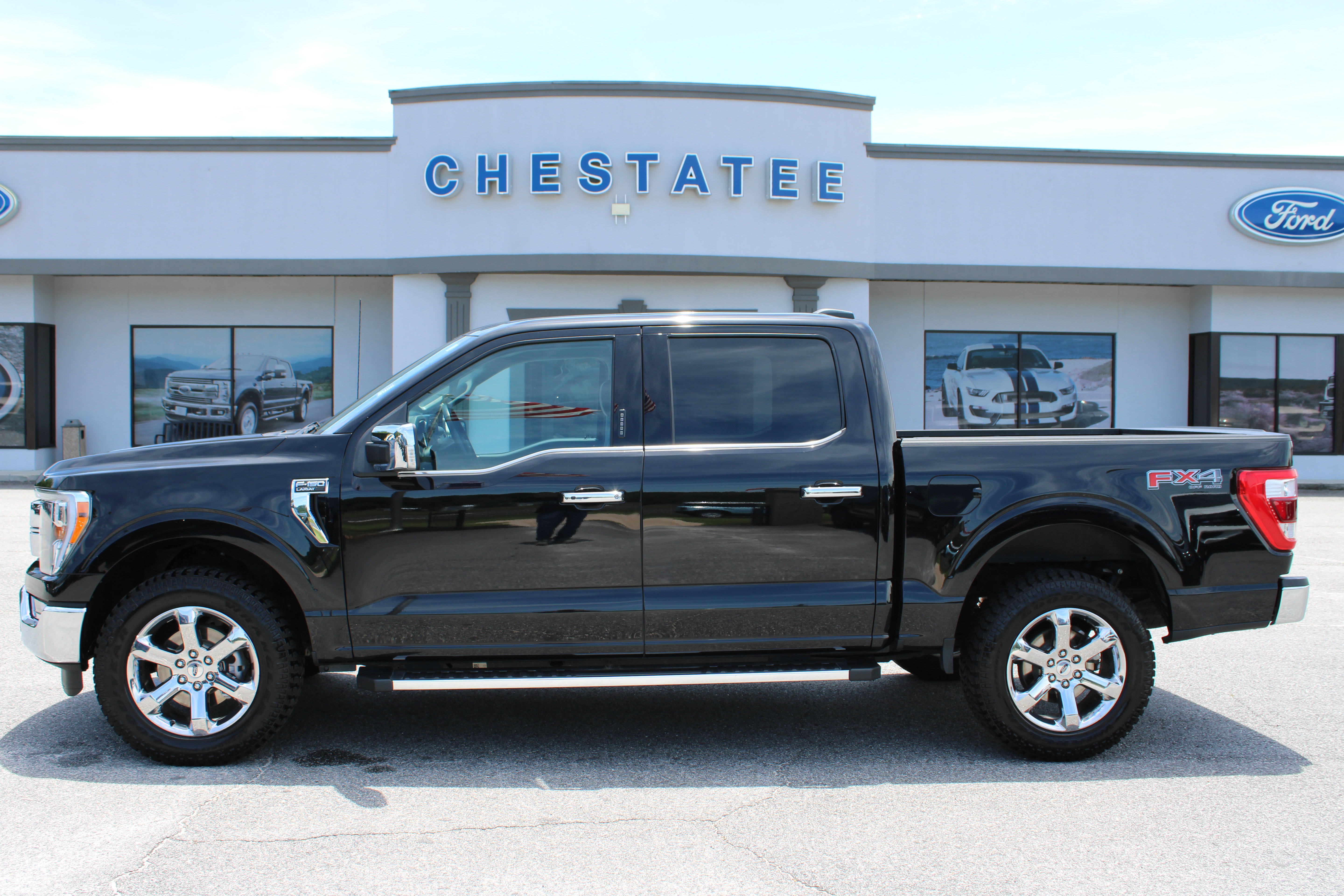 Used 2023 Ford F150 Lariat w/ FX4 Off-Road Package AWD/4WD image 1