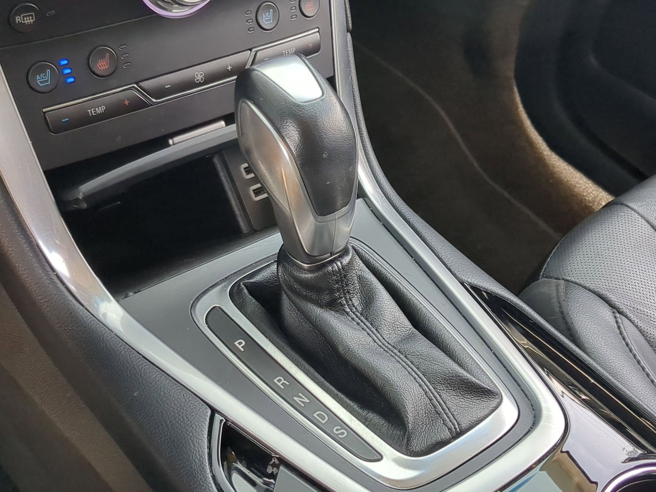 Used 2018 Ford Edge Titanium w/ Equipment Group 301A image 19