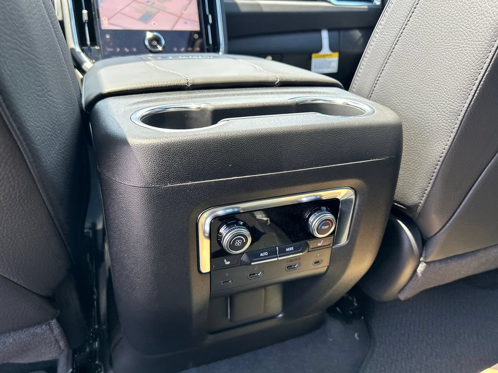 New 2026 GMC Yukon XL Denali w/ Denali Reserve Package AWD/4WD image 32