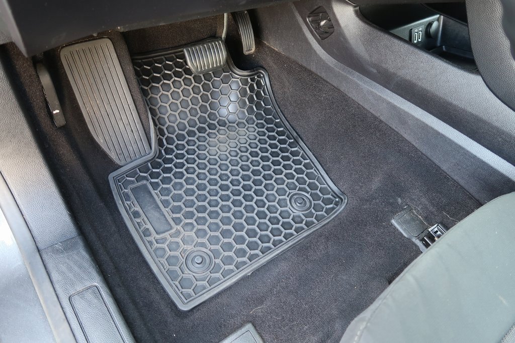 Used 2020 Ford Fusion SE image 13