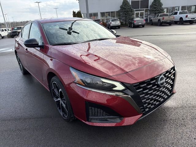 Used 2025 Nissan Altima 2.5 SR image 3