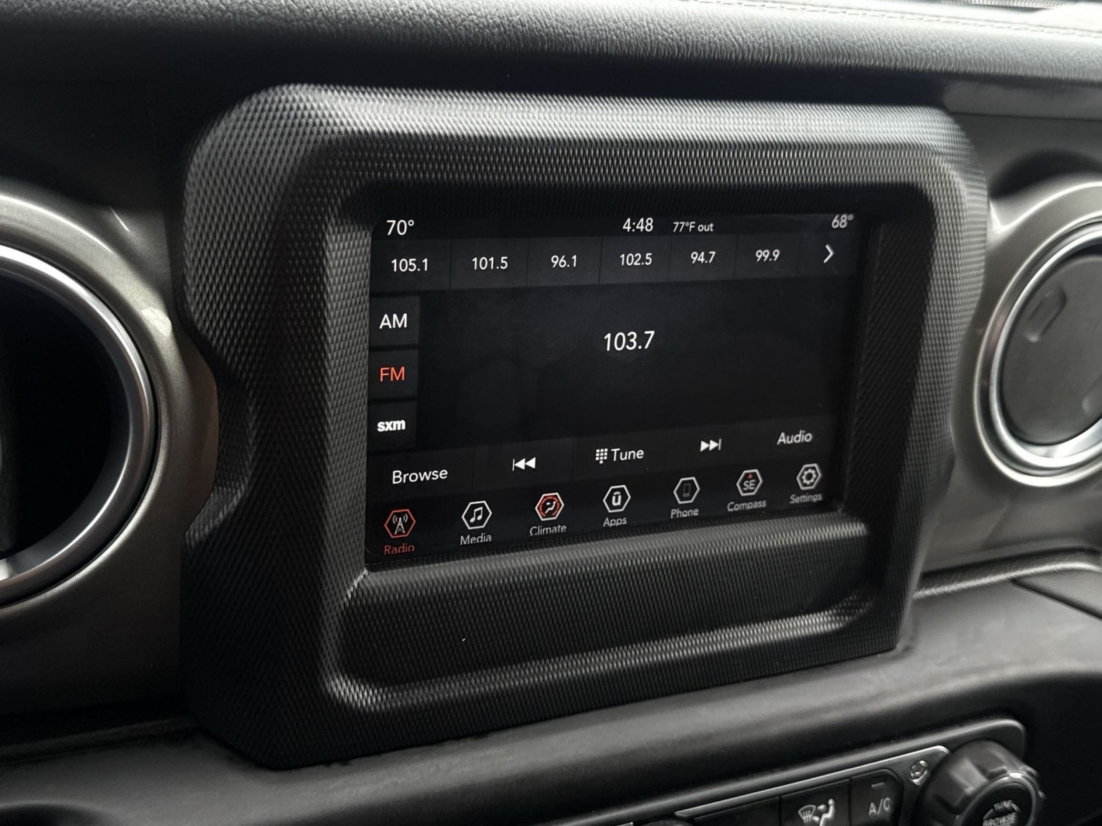 Used 2020 Jeep Wrangler Unlimited Sahara AWD/4WD image 18
