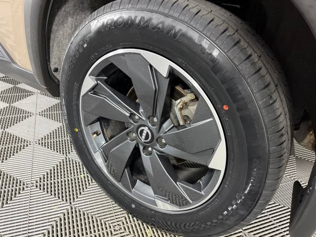 Used 2024 Nissan Rogue SV w/ SV Premium Package AWD/4WD image 15