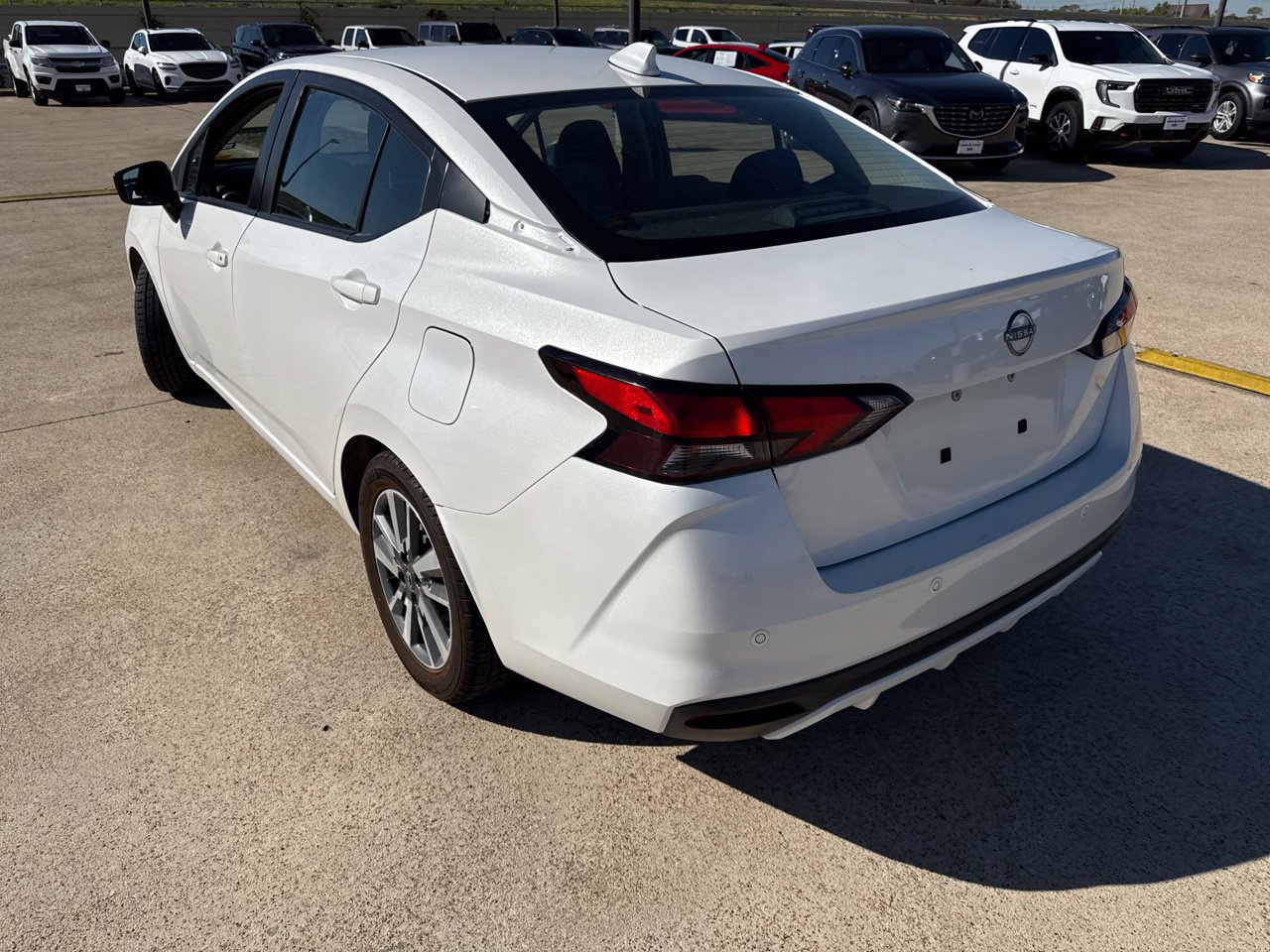 Used 2023 Nissan Versa SV FWD image 8