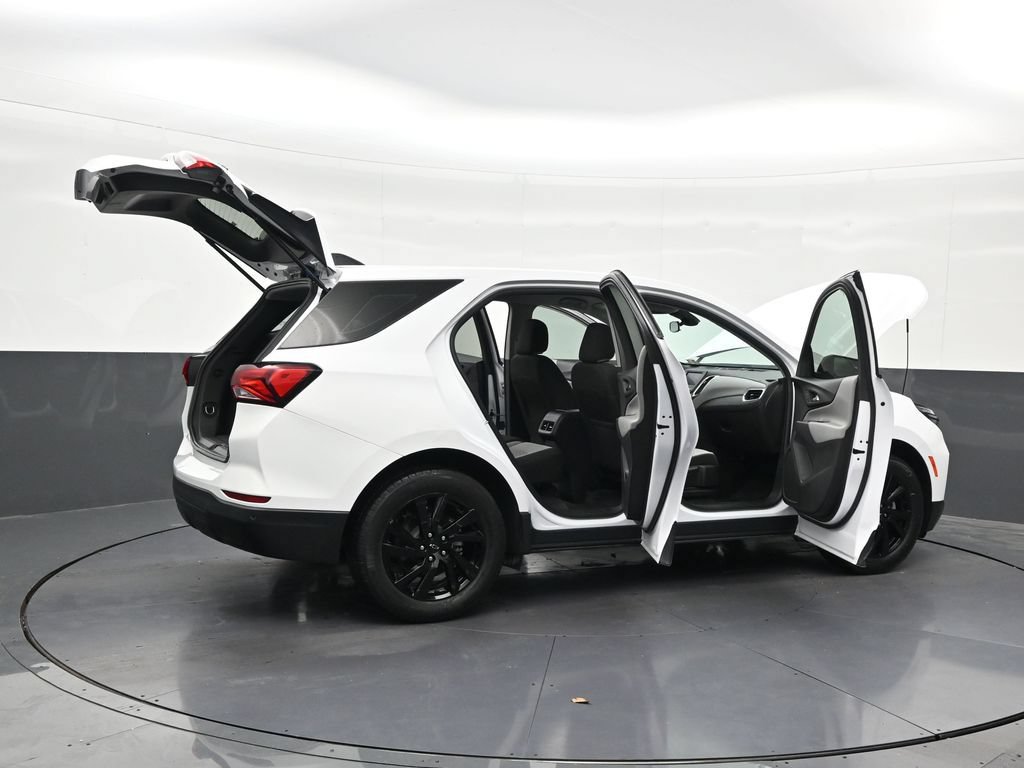 Used 2024 Chevrolet Equinox LS w/ Sport Edition FWD image 32