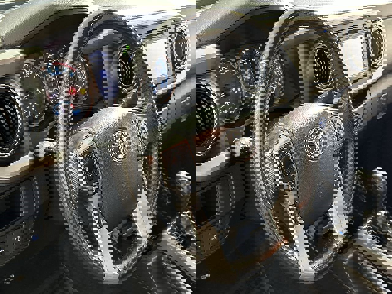 Used 2018 Toyota Tacoma SR5 image 14