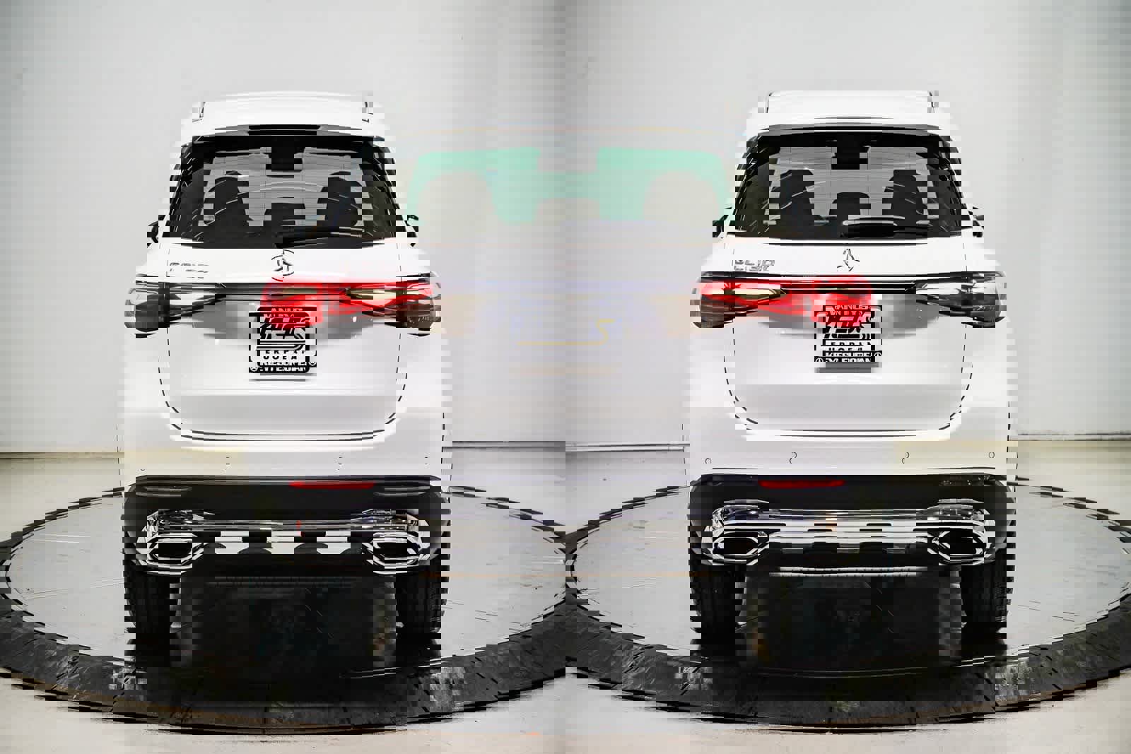 Used 2025 Mercedes-Benz GLC 300 image 3