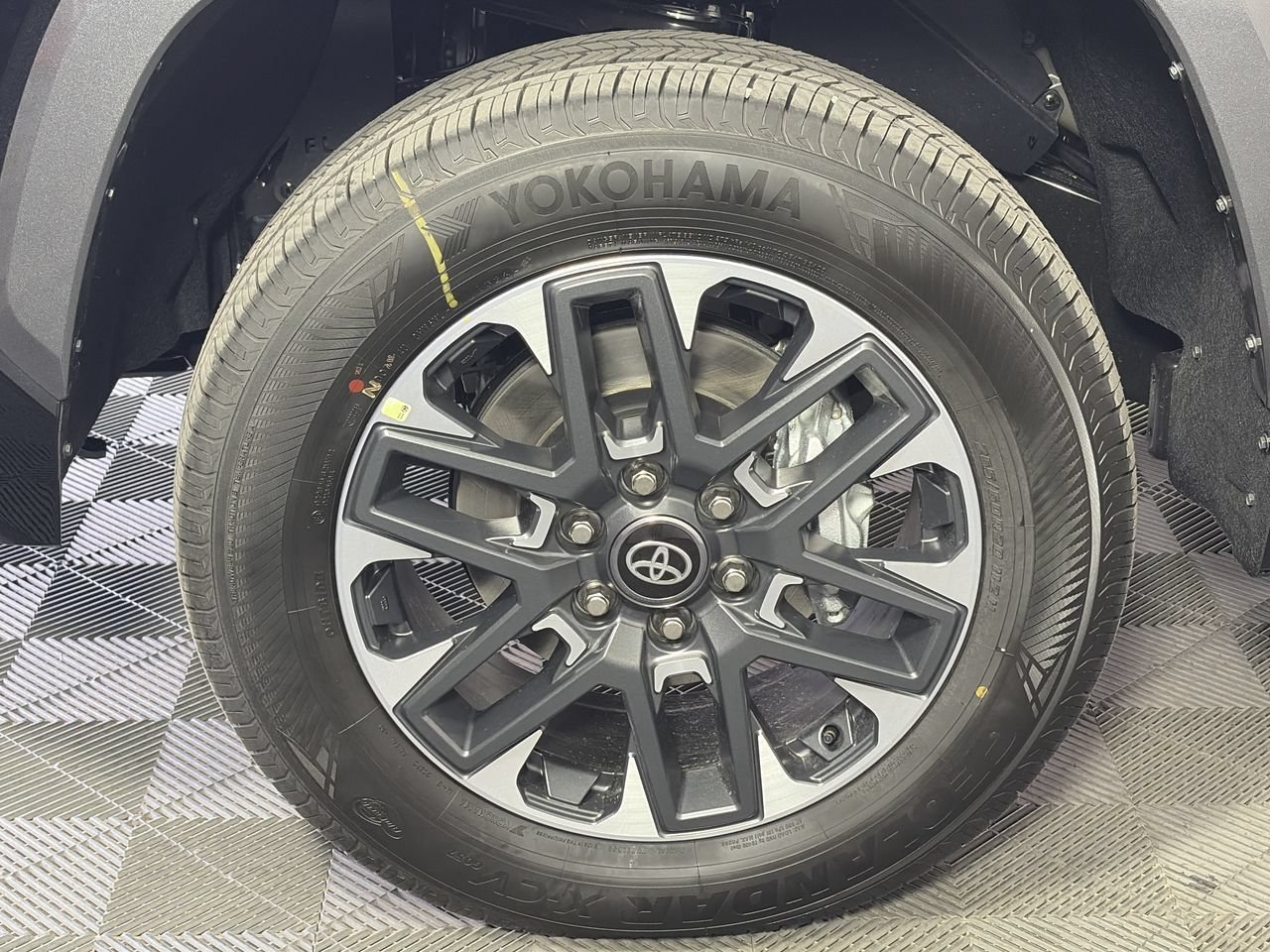 New 2026 Toyota Tundra Limited AWD/4WD image 10