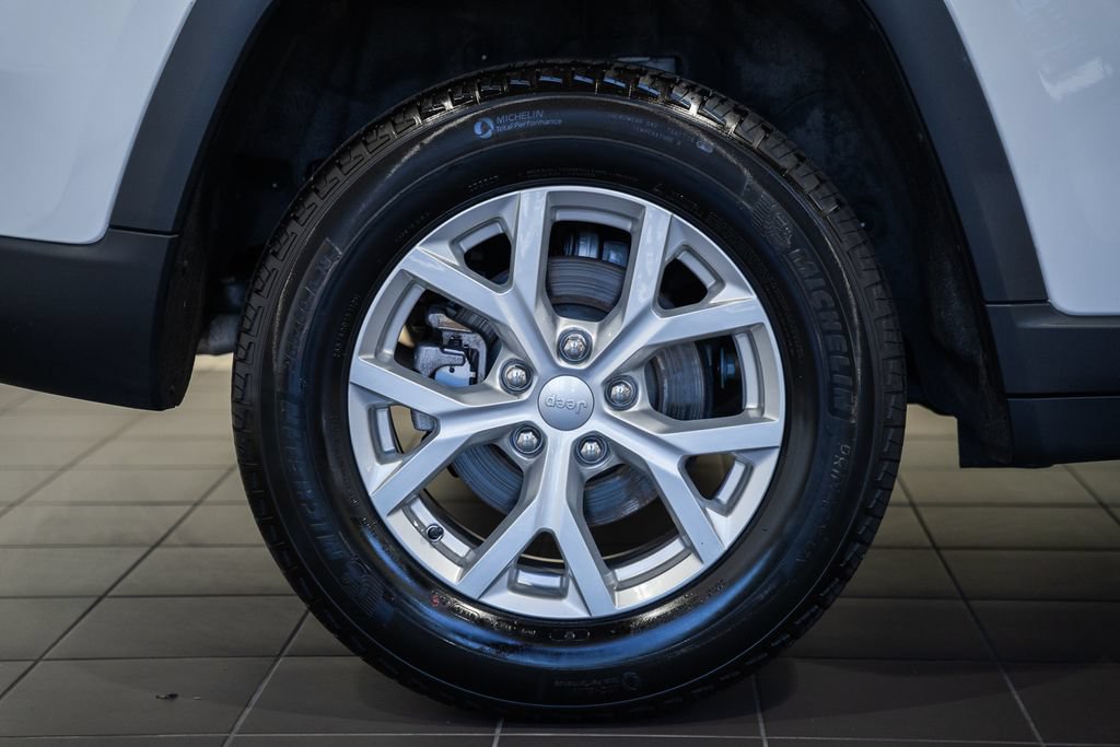 Certified 2023 Jeep Grand Cherokee Limited AWD/4WD image 19