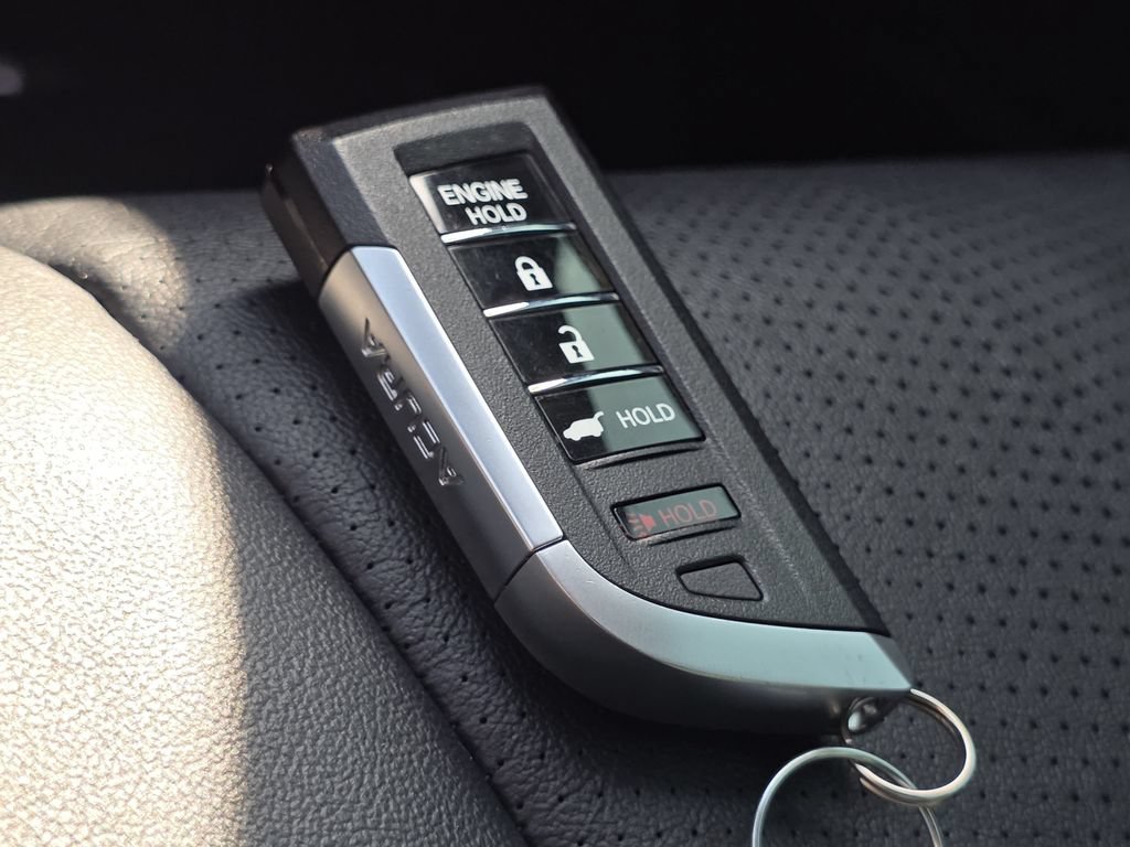 Used 2025 Acura MDX SH-AWD w/ Technology Package image 30