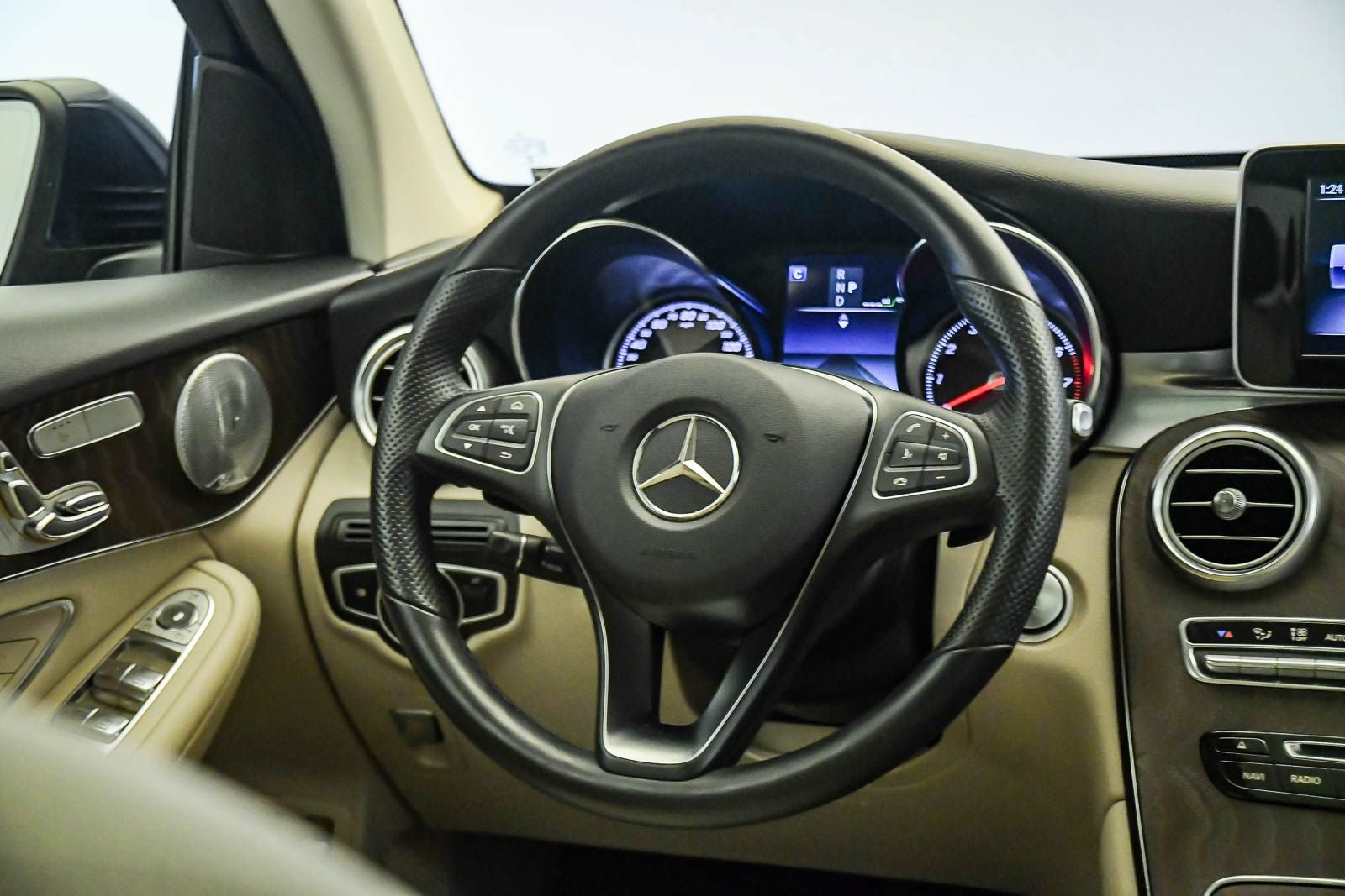 Used 2019 Mercedes-Benz GLC 350e 4MATIC image 12