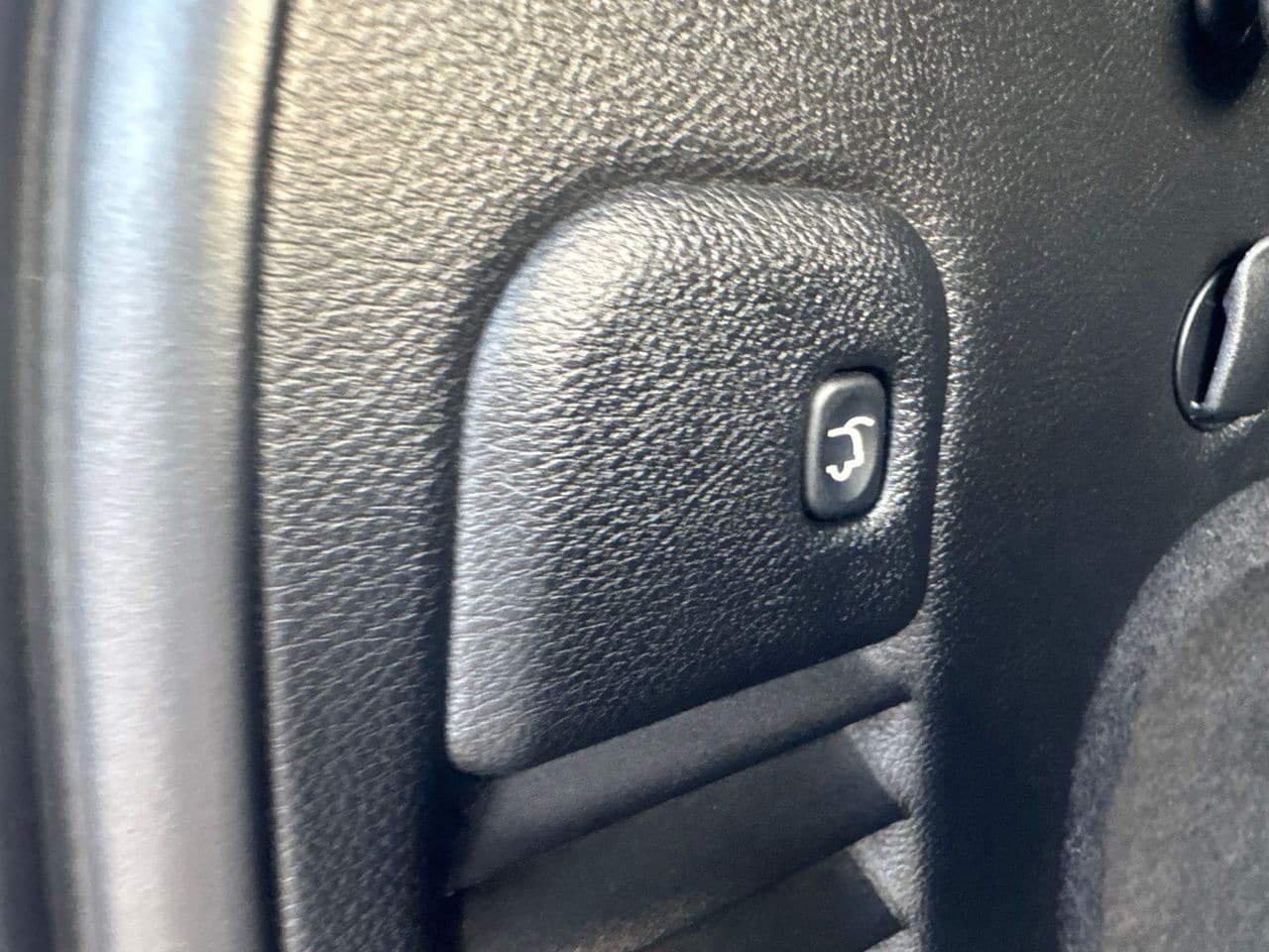 Used 2020 Jeep Grand Cherokee Limited AWD/4WD image 31