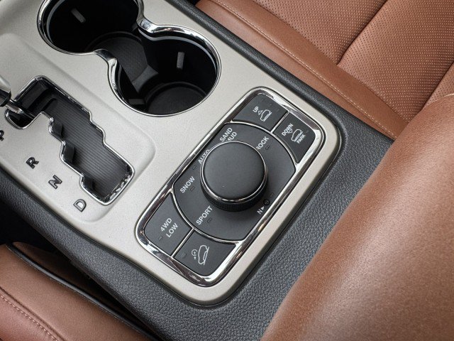 Used 2012 Jeep Grand Cherokee Overland Summit AWD/4WD image 20