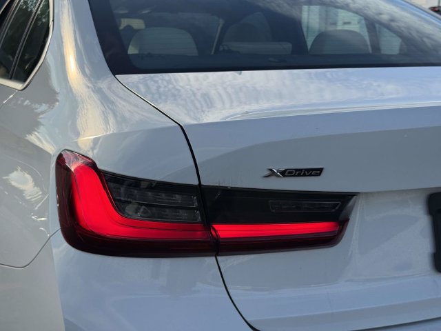 Used 2022 BMW 330i xDrive Sedan w/ Premium Package AWD/4WD image 15