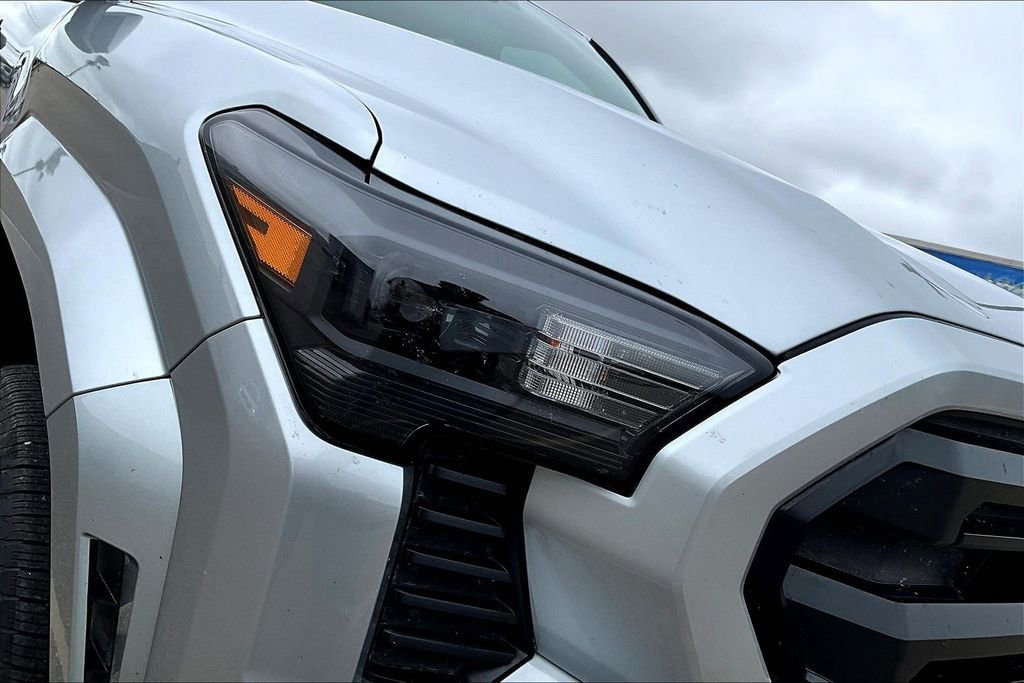 Used 2025 Toyota Tacoma SR image 32