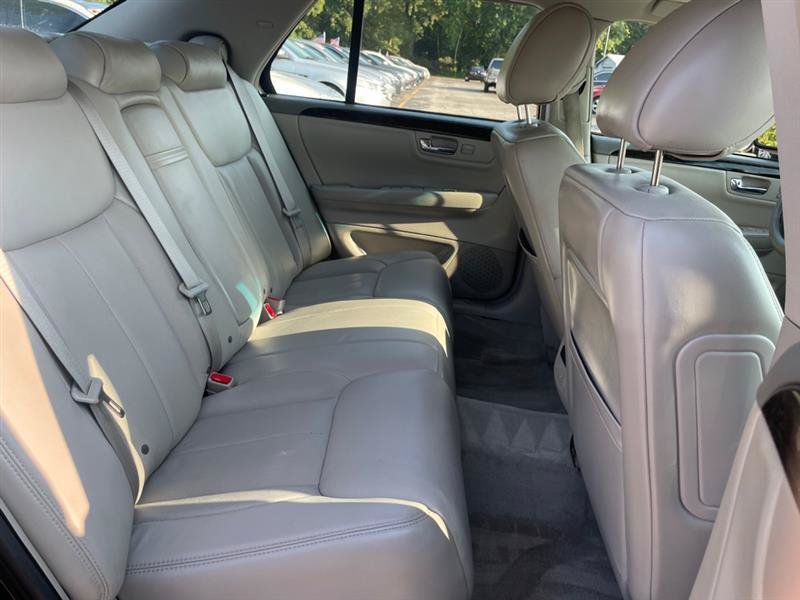 Used 2009 Cadillac DTS w/ Sun And Sound Package FWD image 13