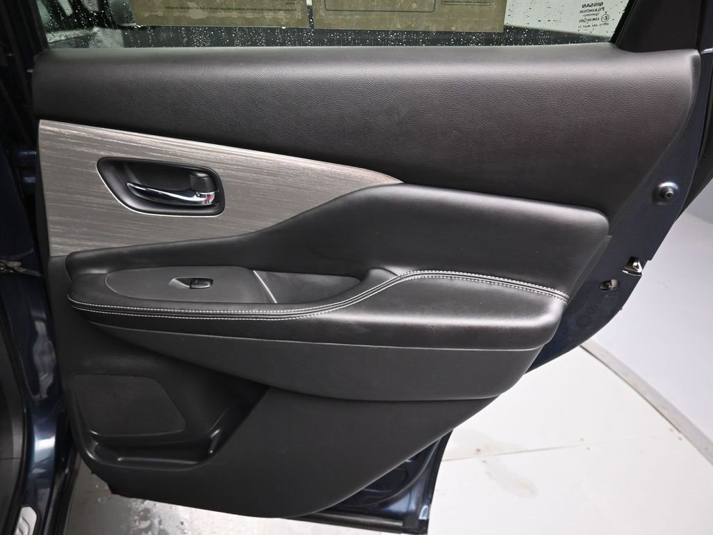 Used 2016 Nissan Murano SV image 32