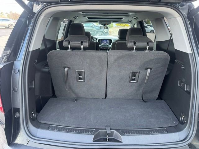 Used 2021 GMC Acadia SLE w/ Driver Convenience Package image 11