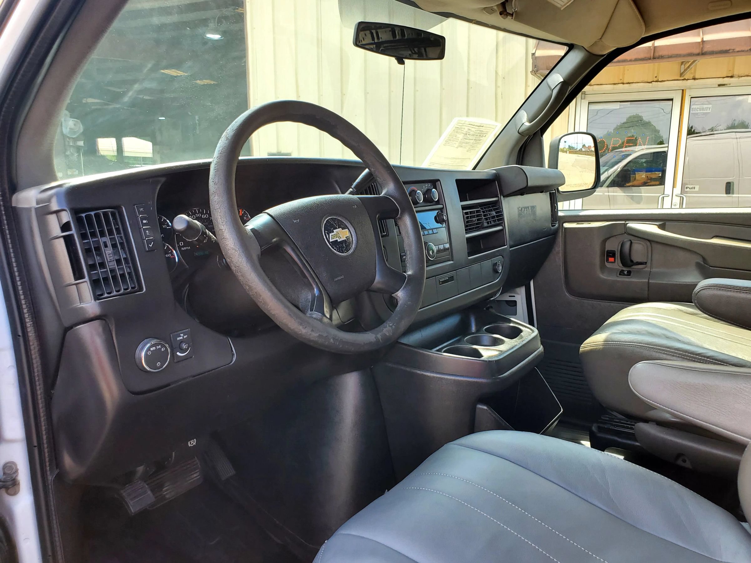 Used 2014 Chevrolet Express 1500 RWD image 29