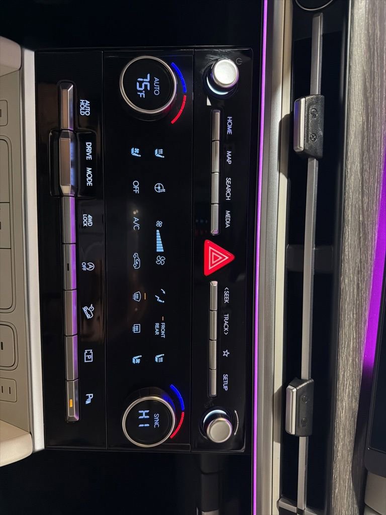 Used 2024 Hyundai Santa Fe Calligraphy image 20