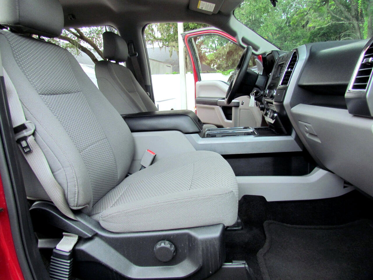 Used 2016 Ford F150 XLT w/ Trailer Tow Package image 21